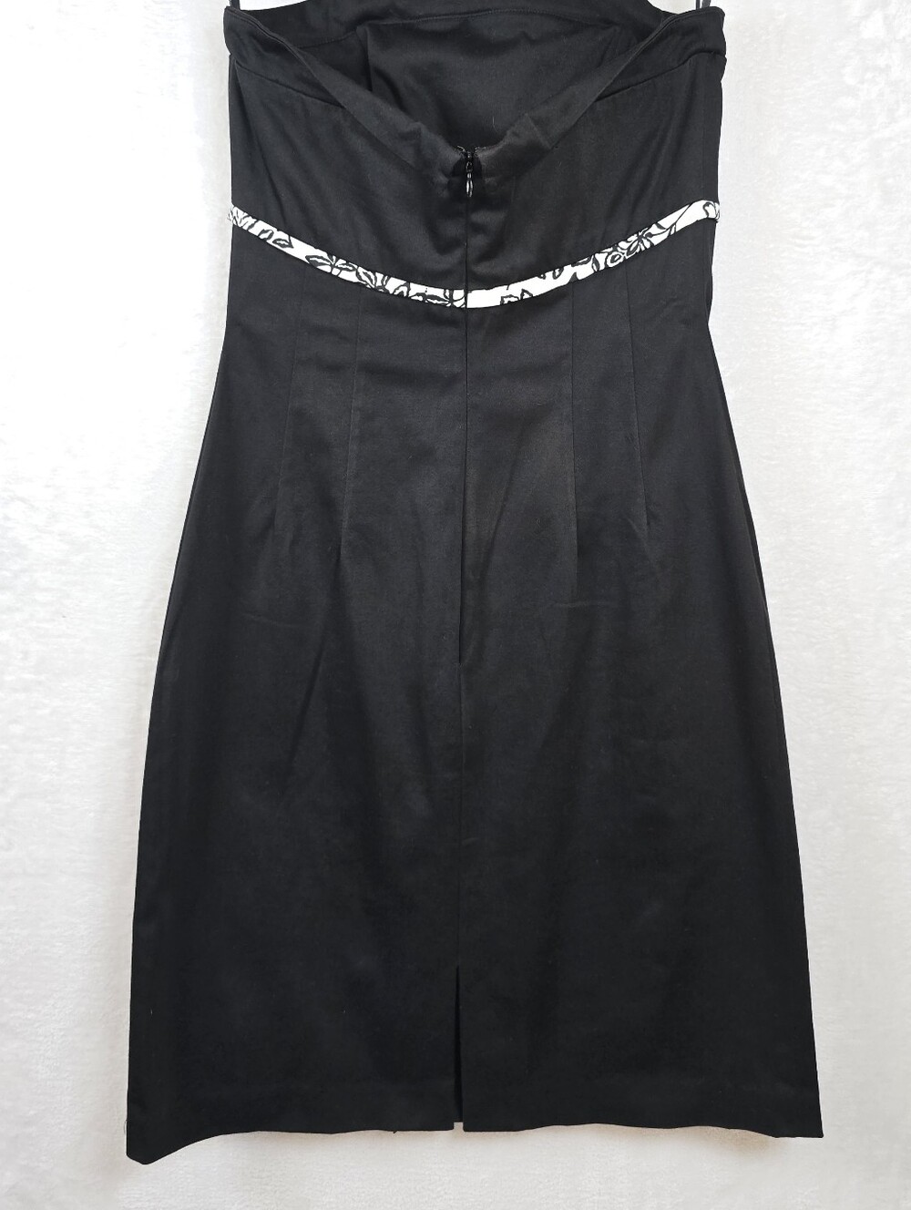 White House Black Market Black Floral Trim Strapless Cocktail Sheath Dress Sz.4 - Picture 5 of 12